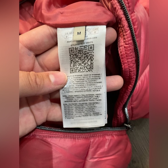 Guess winter puffer jacket - Picture 6 of 6